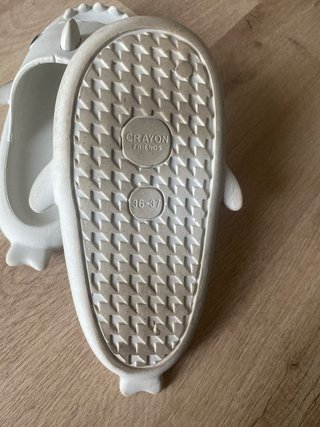 Chanclas blancas tiburón
