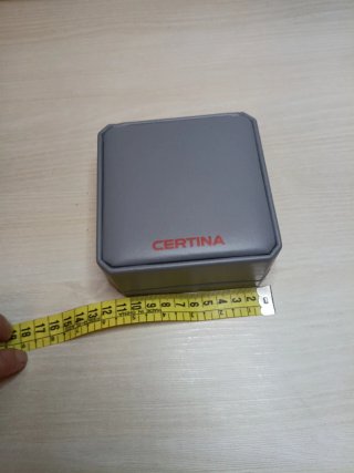 Estuche Certina Vintage Gris