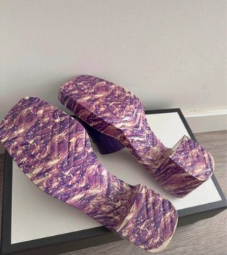 Sandalias Gucci Moradas y Multicolor