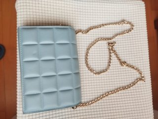 Bolso acolchado cadena dorado