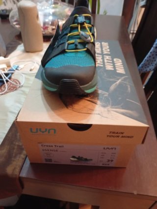 Zapatillas UYN Hombre Running Negro/Teal