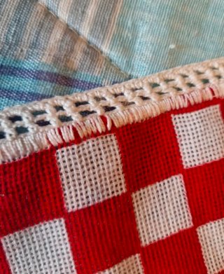 Centrotavola uncinetto rosso e bianco