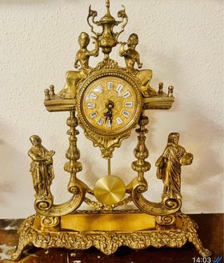 Reloj de sobremesa antiguo dorado