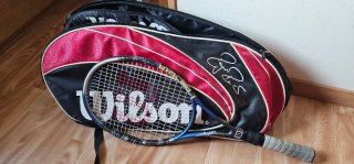 Raquetero Wilson con firma