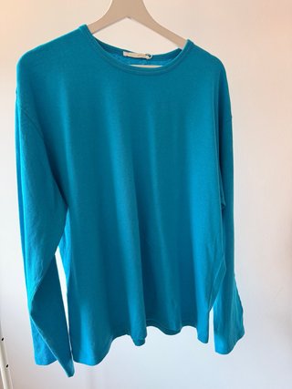 Camiseta viral Zara manga larga azul eléctrico