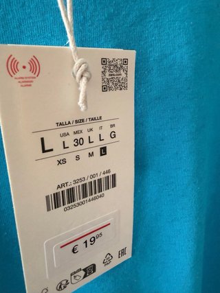 Camiseta viral Zara manga larga azul eléctrico
