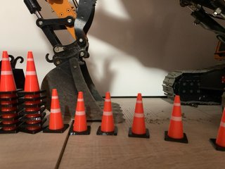 Conos de obra y señalización escala 1/14