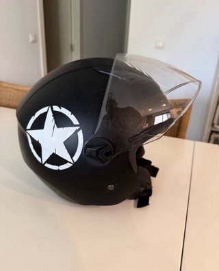 Casco Jet Negro con Visera