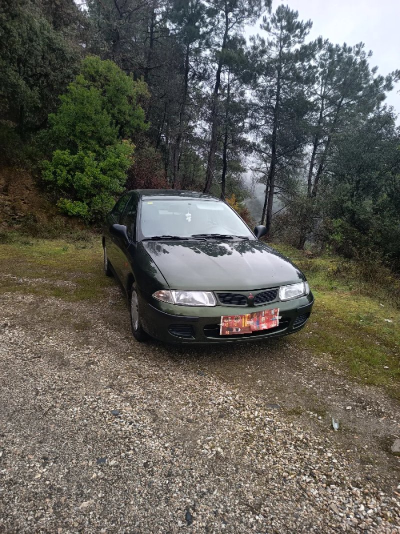 Mitsubishi Carisma 1998 - foto 1