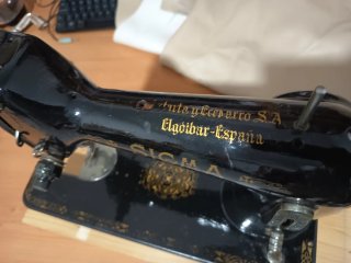 Máquina de coser Sigma antigua