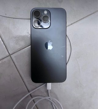 iPhone 15 256GB Negro/Rosa Batería 86%