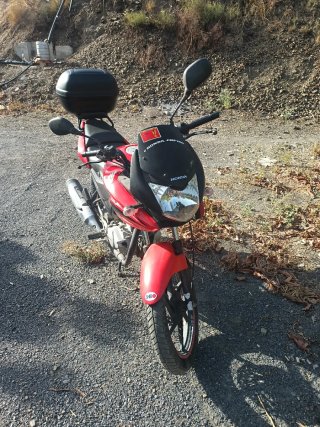 Honda CBF 125M Roja y Negra