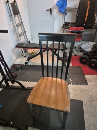 Silla de comedor de madera con cojín