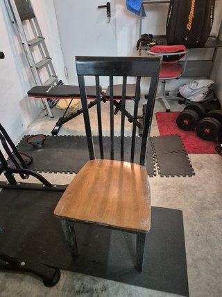 Silla de comedor de madera con cojín
