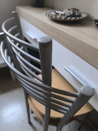 Dos sillas de metal y madera URGENTE!!
