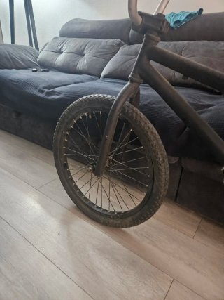 Bicicleta BMX Freestyle Negra