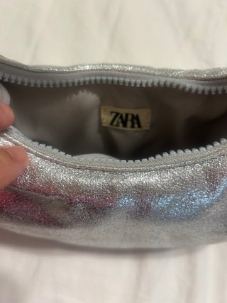 Bolso Zara plateado brillante