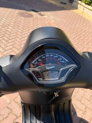 Vespa GTS Super 125 Notte Negra