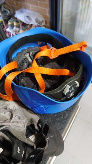 Arnés de escalada Simond Spider Kid casco Simond