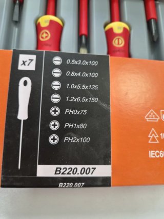 bahco b220.007 juego de 7 destornilladores aislado