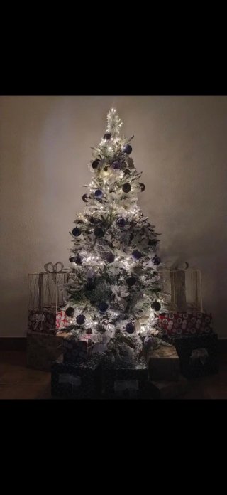 Árbol de Navidad Nevado con Luces y Adornos. 180cm