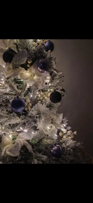 Árbol de Navidad Nevado con Luces y Adornos. 180cm
