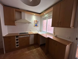 Cocina completa madera y cristal