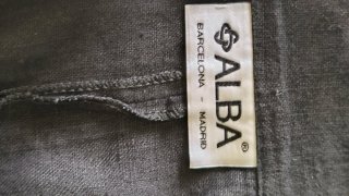 Chaqueta de lino negra con detalles