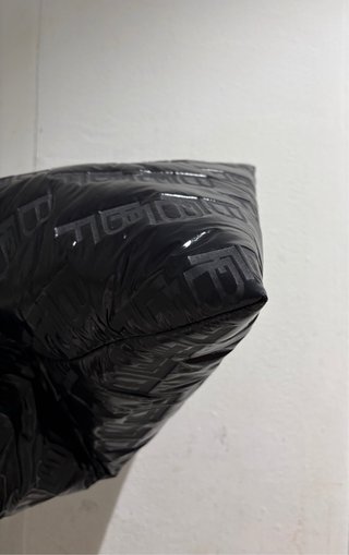 Bolso Tote BY FAR Negro Acolchado (Original)