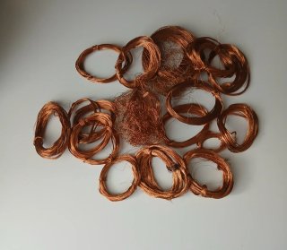 Fili elettrici in rame oltre mezzo kilo