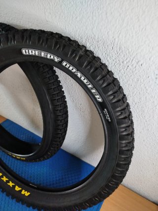 Neumáticos Maxxis Creepy Crawler