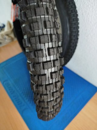 Neumáticos Maxxis Creepy Crawler