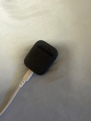 Estuche Carga AirPods Original Apple + funda negra