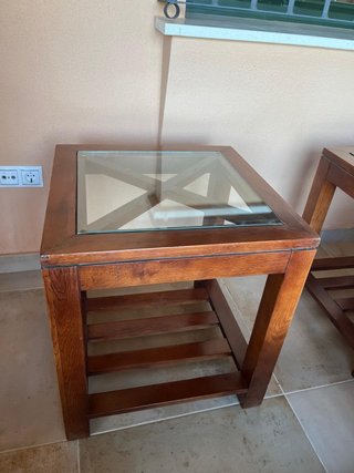 Tavolo ausiliario in legno di teak massiccio e vetro