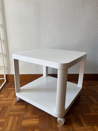 Mesita auxiliar blanca con ruedas
