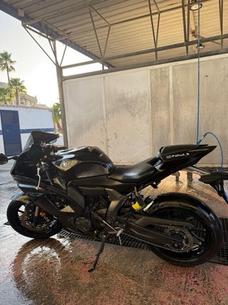 Yamaha R7 2023 Negra Limitada para el A2
