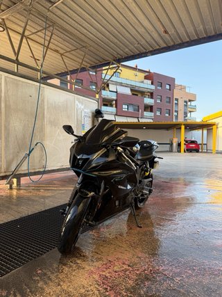 Yamaha R7 2023 Negra Limitada para el A2