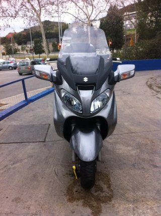 Suzuki Burgman 650 Executive Gris