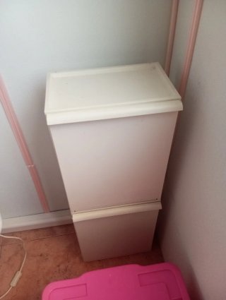 Contenedores de plástico Ikea blancos