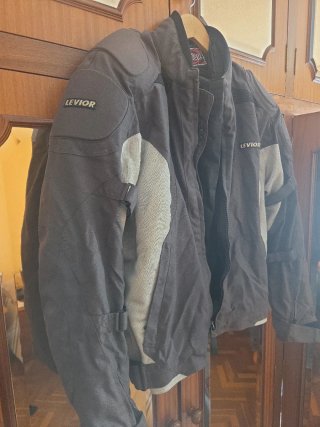 Chaqueta Levior Talla L Negra y Gris