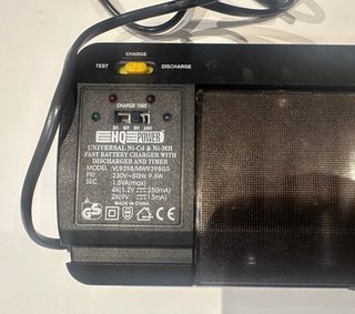 Cargador Pilas HQ POWER Ni-Cd/Ni-MH 4 Canales