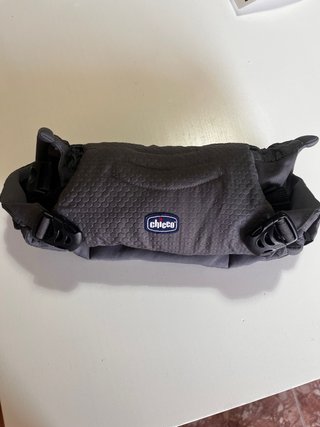 Mochila portabebés Chicco gris