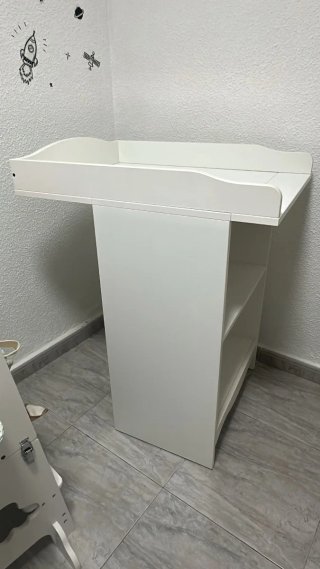 Cambiador de bebé blanco