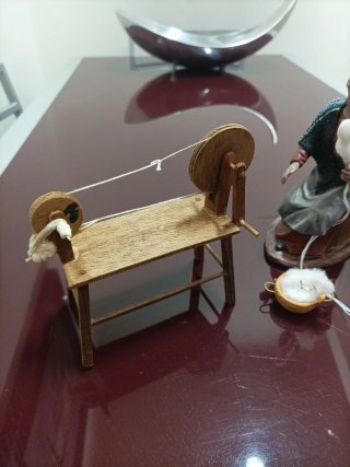 Figura Belén Hilandera