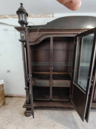 Armario chinero de madera maciza y cristal