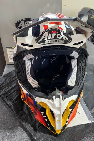 Casco Airoh Twist 2.0 lift White gloss