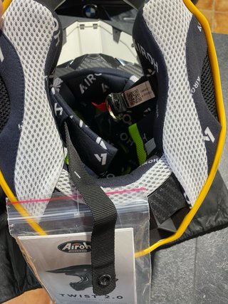 Casco Airoh Twist 2.0 lift White gloss