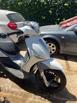 Piaggio Beverly 350 Sport Touring