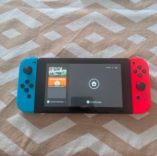 Nintendo Switch Estándar Azul/Rojo + Accesorios