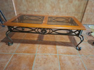 Mesa centro rústica con lámparas